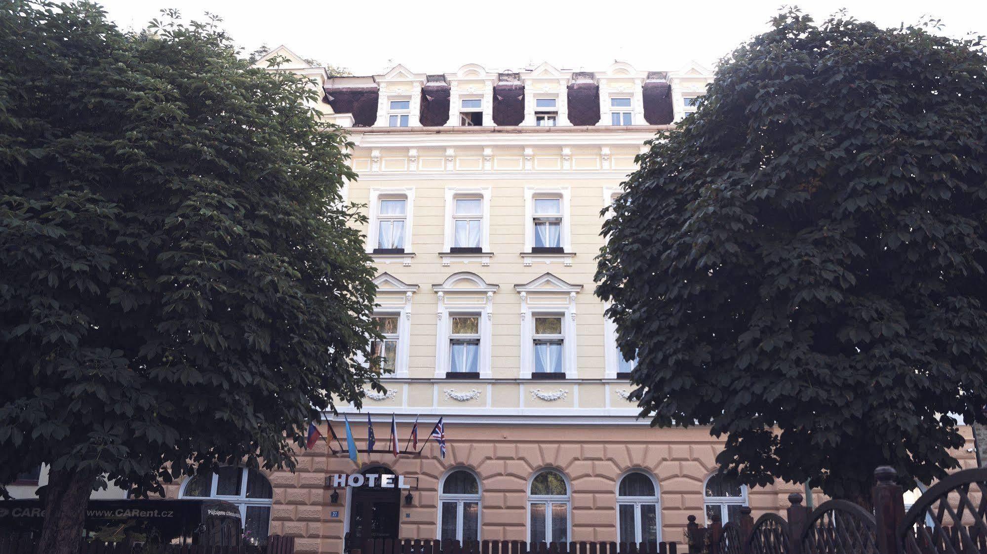 Hotel St.Michael Karlsbad Exterior foto